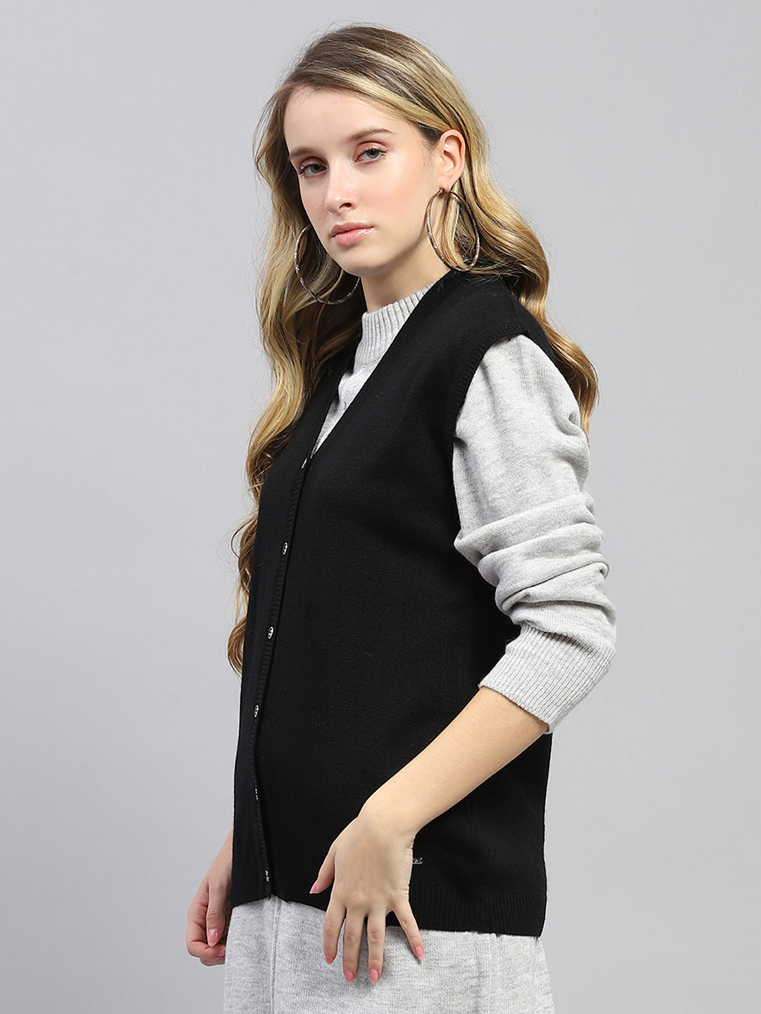 Women Black Solid V Neck Sleeveless Cardigan