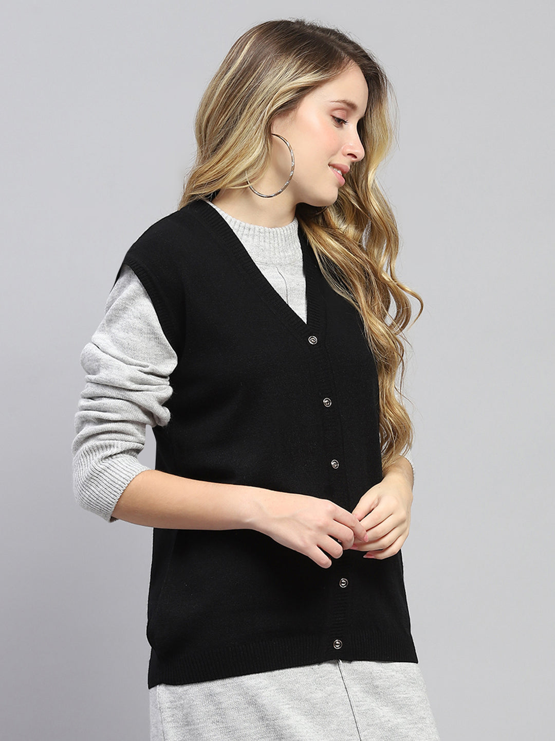 Women Black Solid V Neck Sleeveless Cardigan