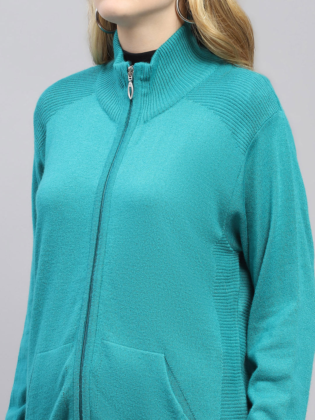 Women Green Solid High Neck Full Sleeve Cardigan