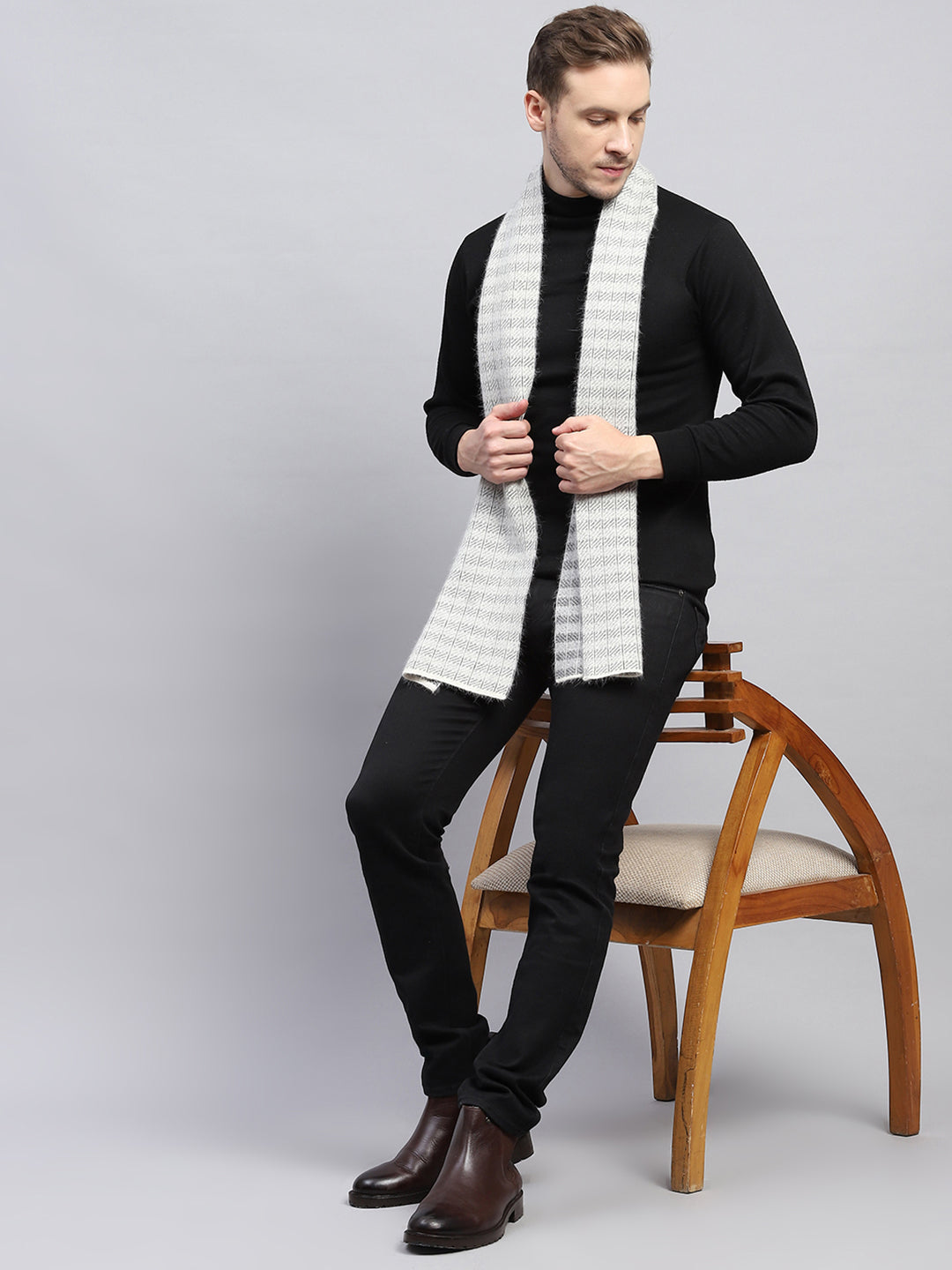 Men Grey Self Design Muffler