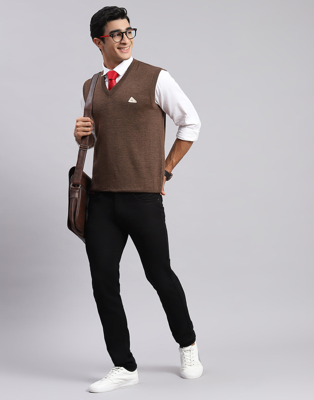 Men Brown Solid V Neck Sleeveless Sweater