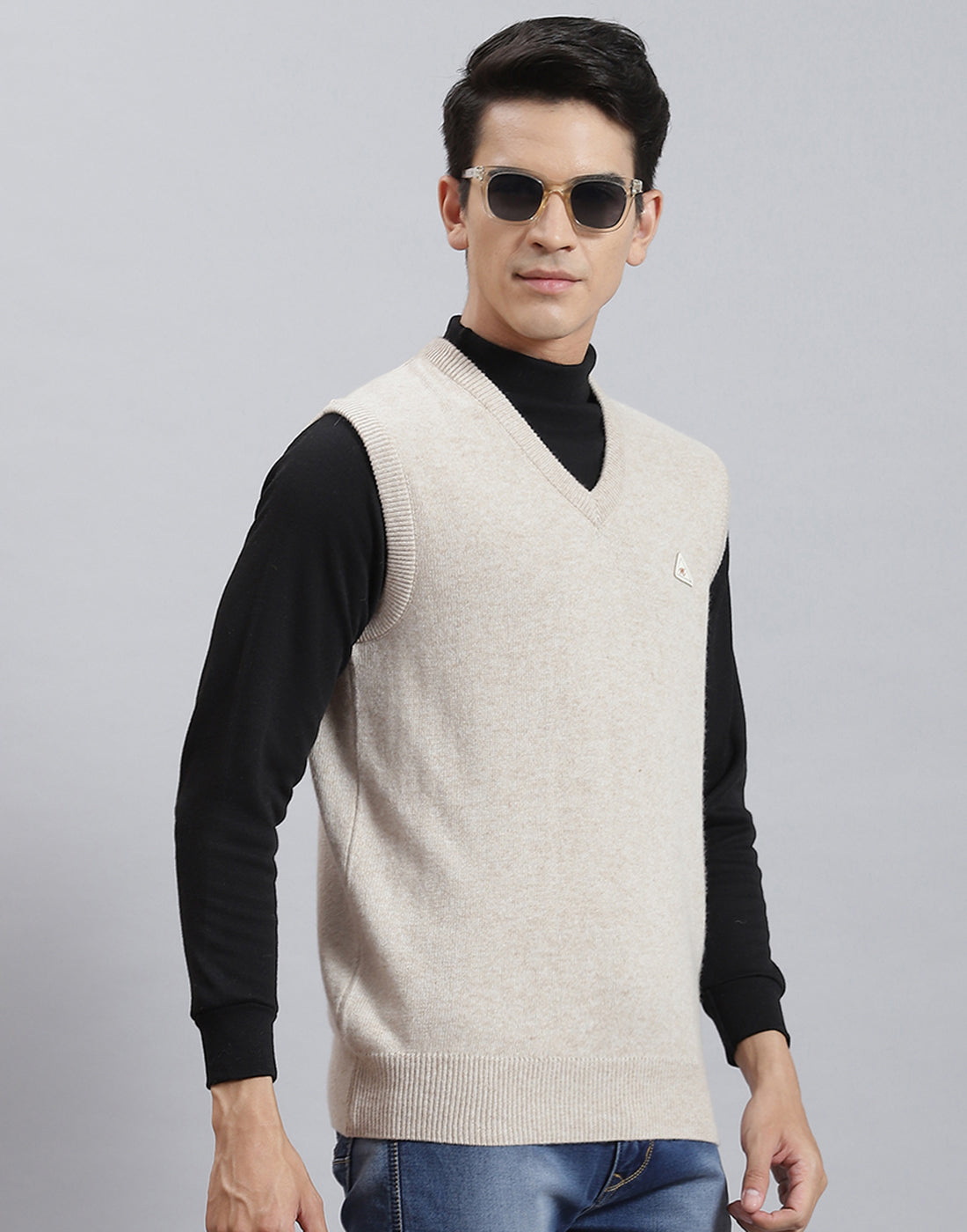 Men Beige Solid V Neck Sleeveless Sweater