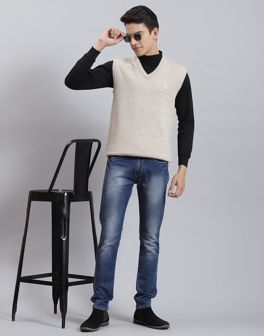 Men Beige Solid V Neck Sleeveless Sweater