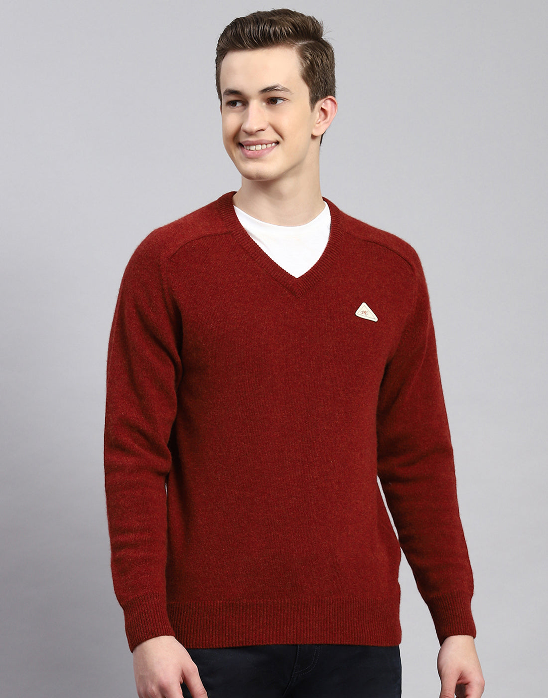 Men Maroon Solid V Neck Full Sleeve Pullover