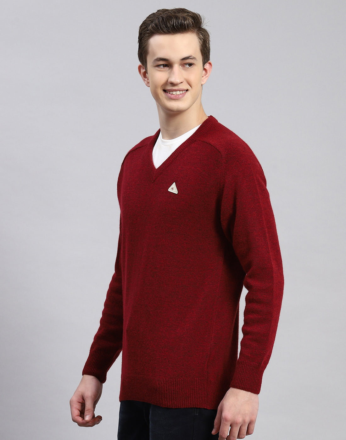 Men Maroon Solid V Neck Full Sleeve Pullover