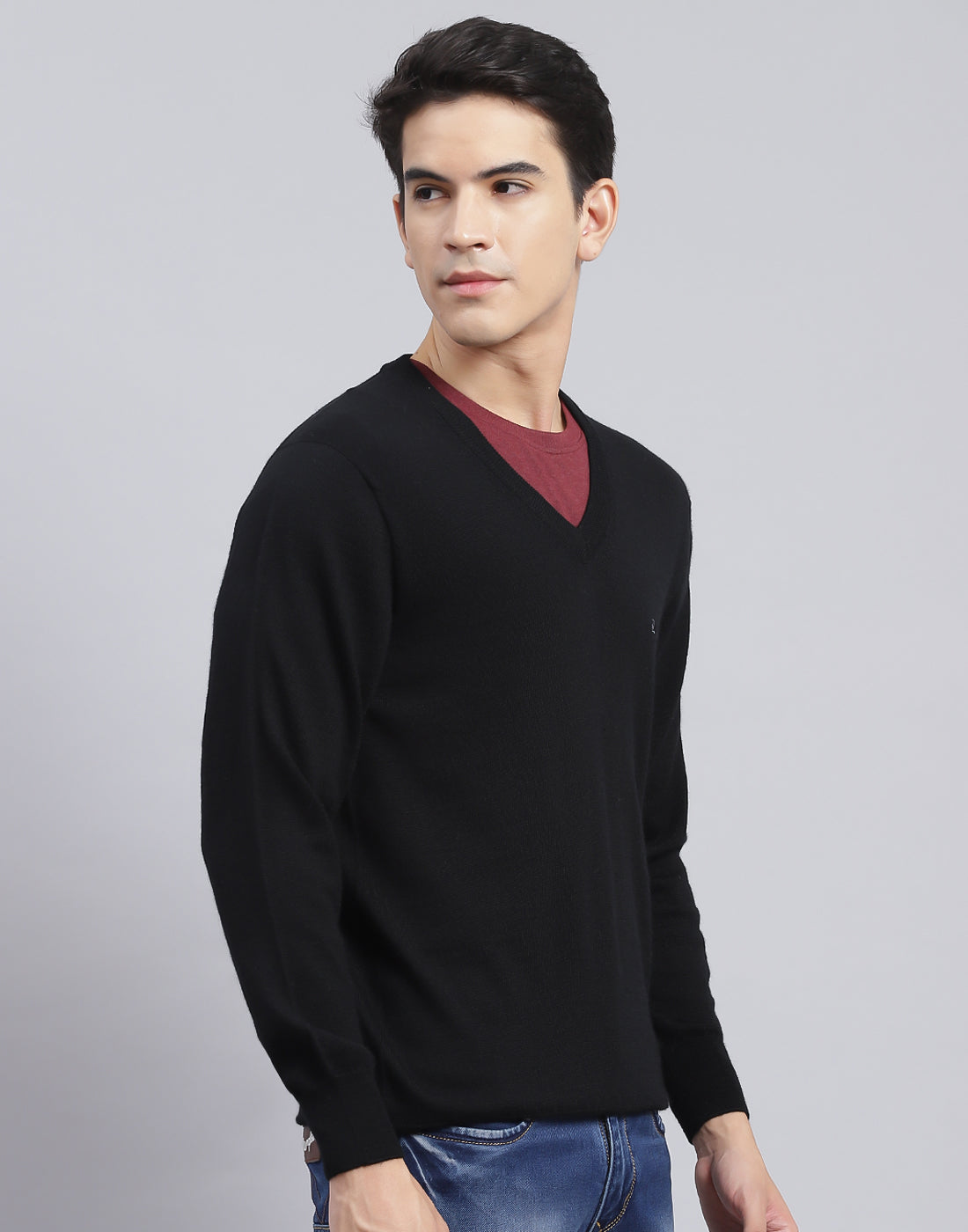 Men Black Solid V Neck Full Sleeve Pullover