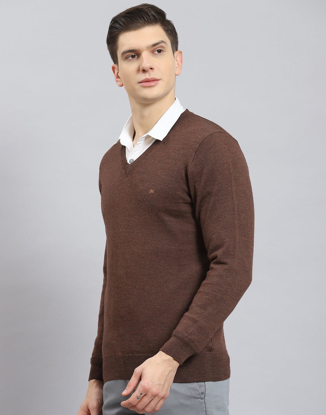 Men Brown Solid V Neck Full Sleeve Pullover