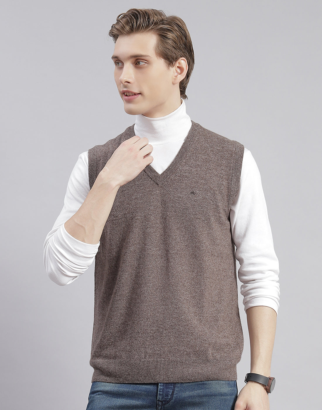 Men Brown Solid V Neck Sleeveless Sweater