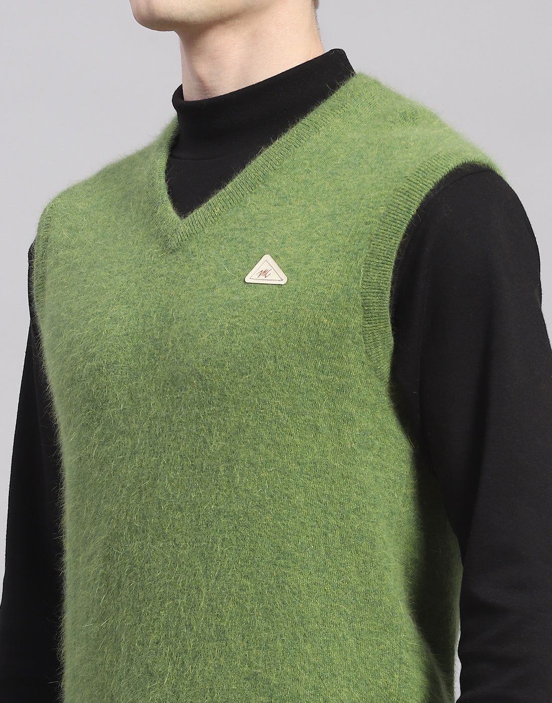 Men Green Solid V Neck Sleeveless Sweater