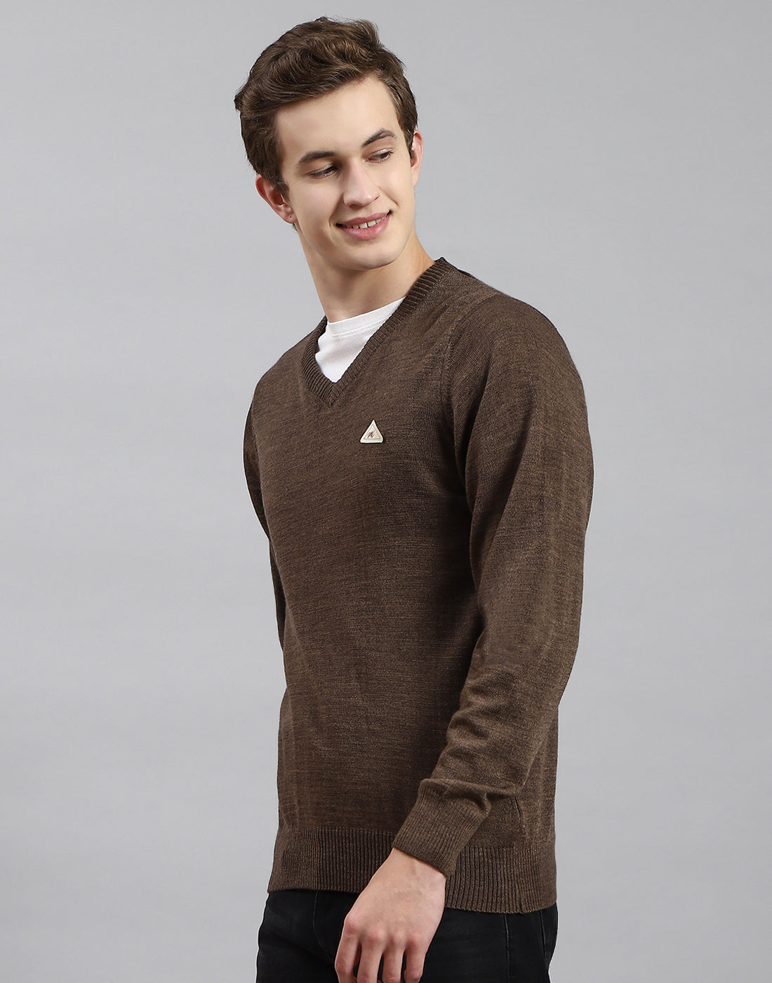 Men Brown Solid V Neck Full Sleeve Pullover