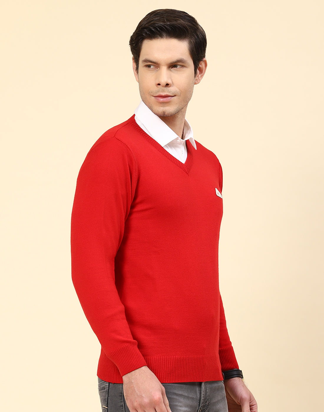 Men Red Solid V Neck Full Sleeve Pullover