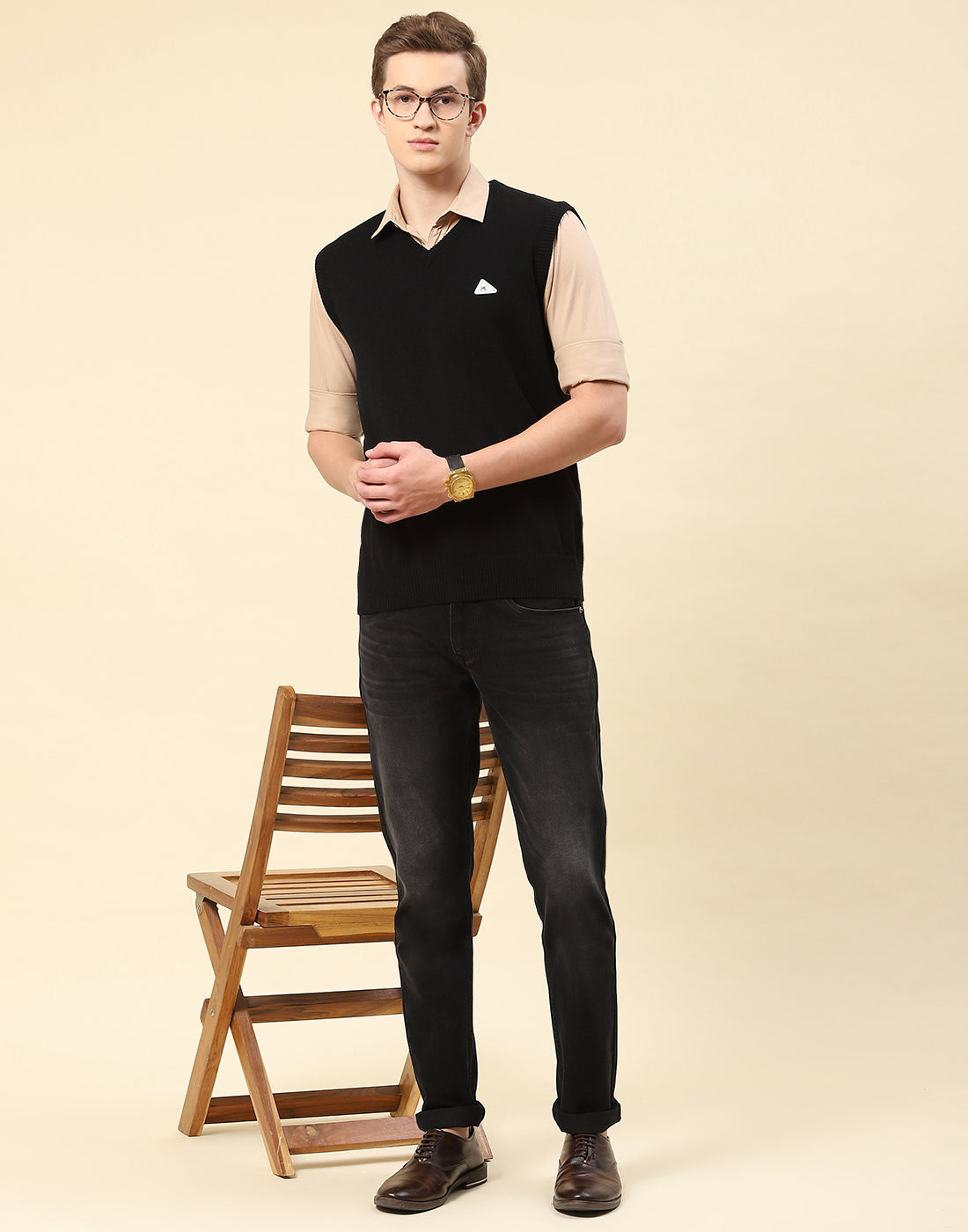 Men Black Solid V Neck Sleeveless Sweater