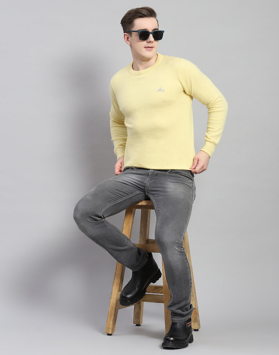 Men Yellow Solid Round Neck Full Sleeve Pullover