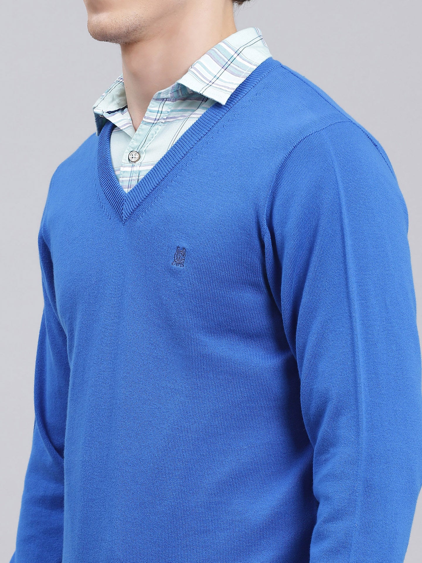 Men Blue Solid V Neck Full Sleeve Pullover