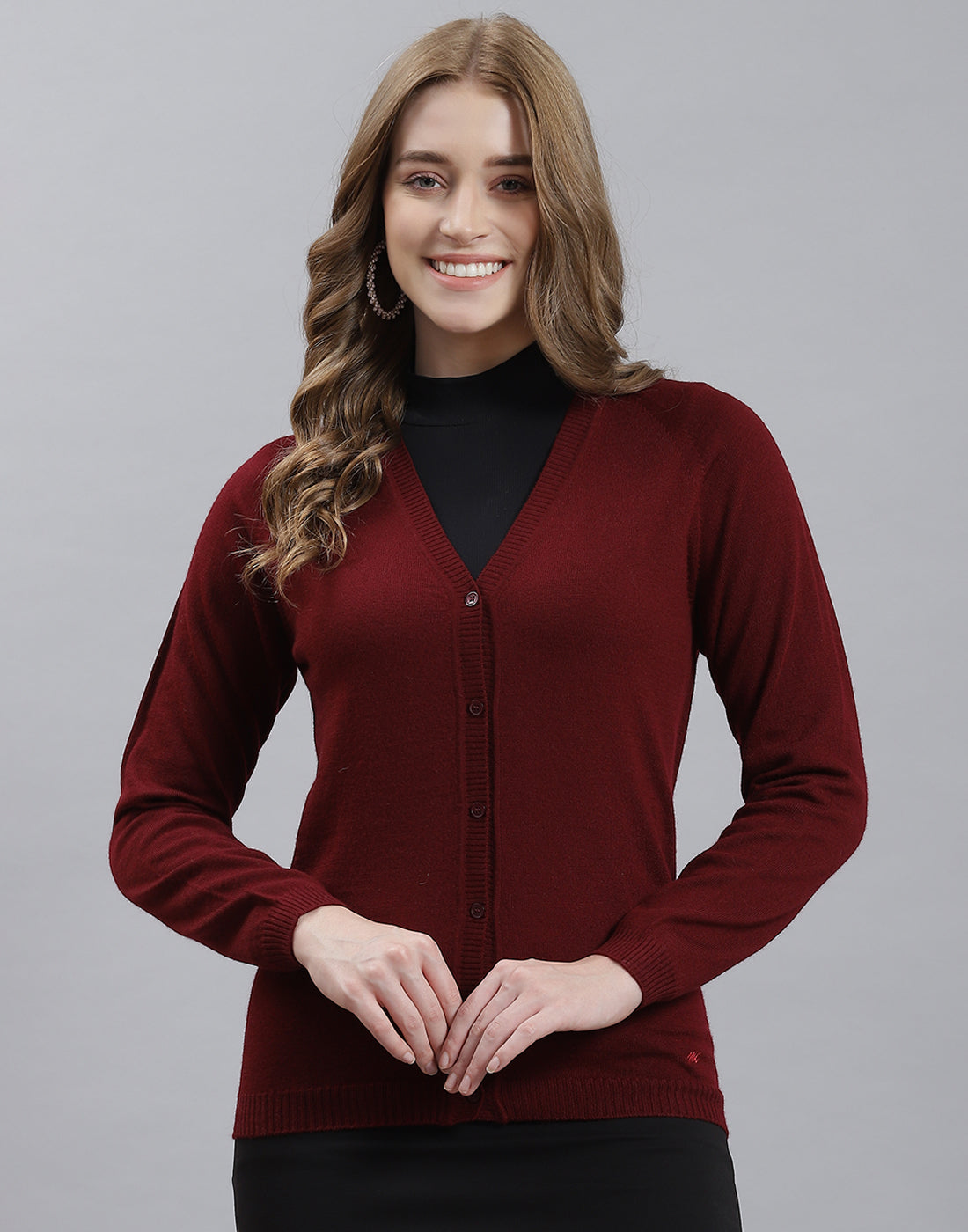 Women Maroon Solid V Neck Full Sleeve Cardigan