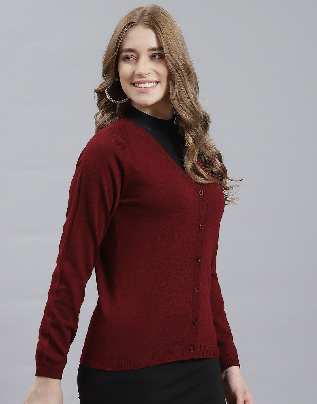 Women Maroon Solid V Neck Full Sleeve Cardigan