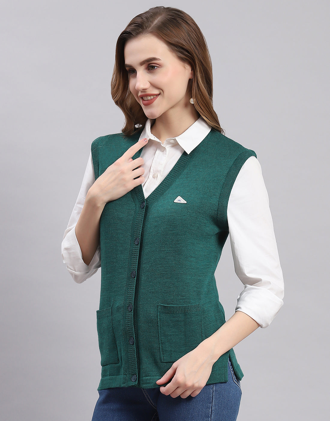 Women Green Solid V Neck Sleeveless Cardigan