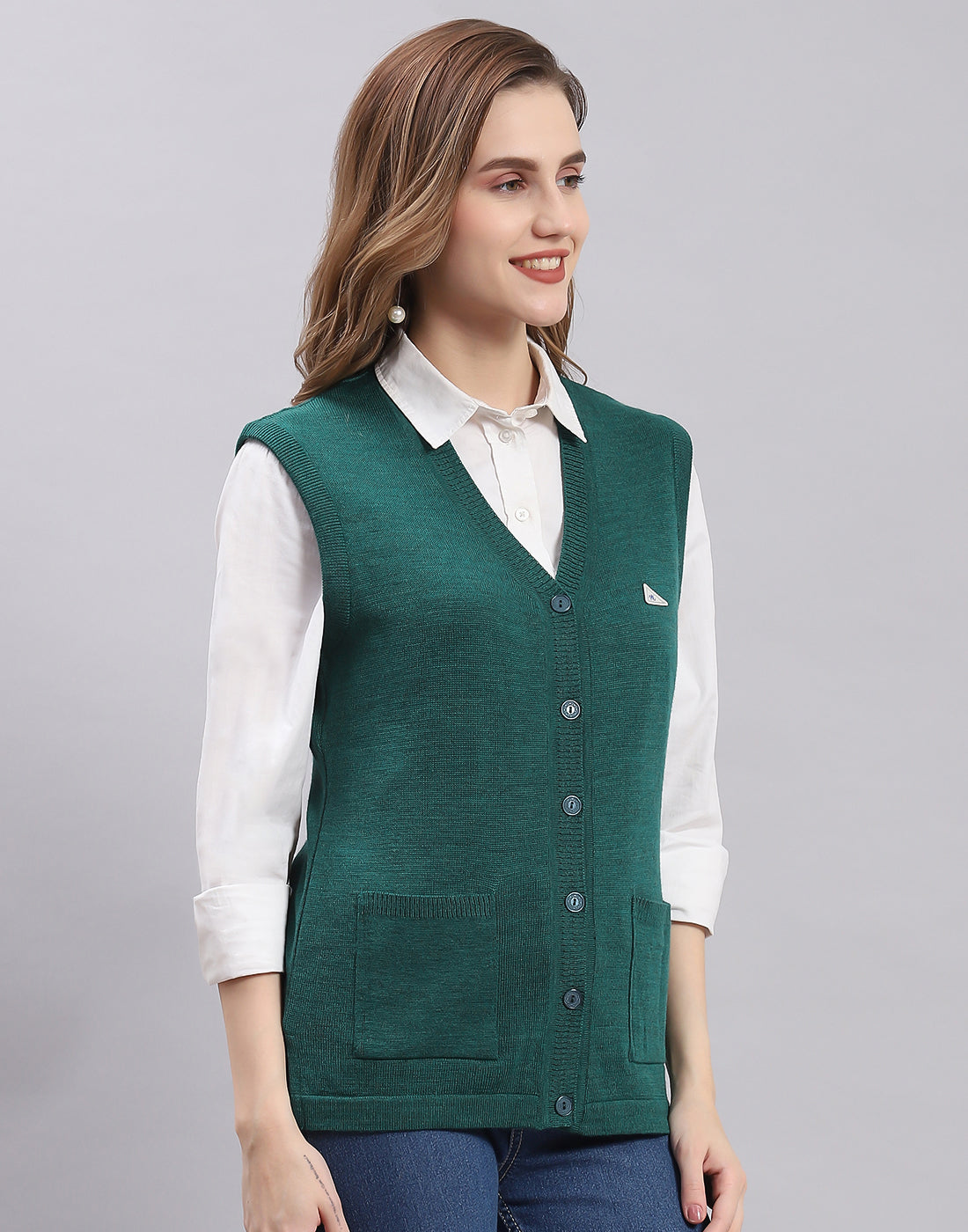 Women Green Solid V Neck Sleeveless Cardigan
