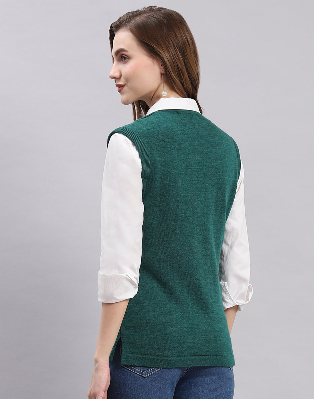 Women Green Solid V Neck Sleeveless Cardigan
