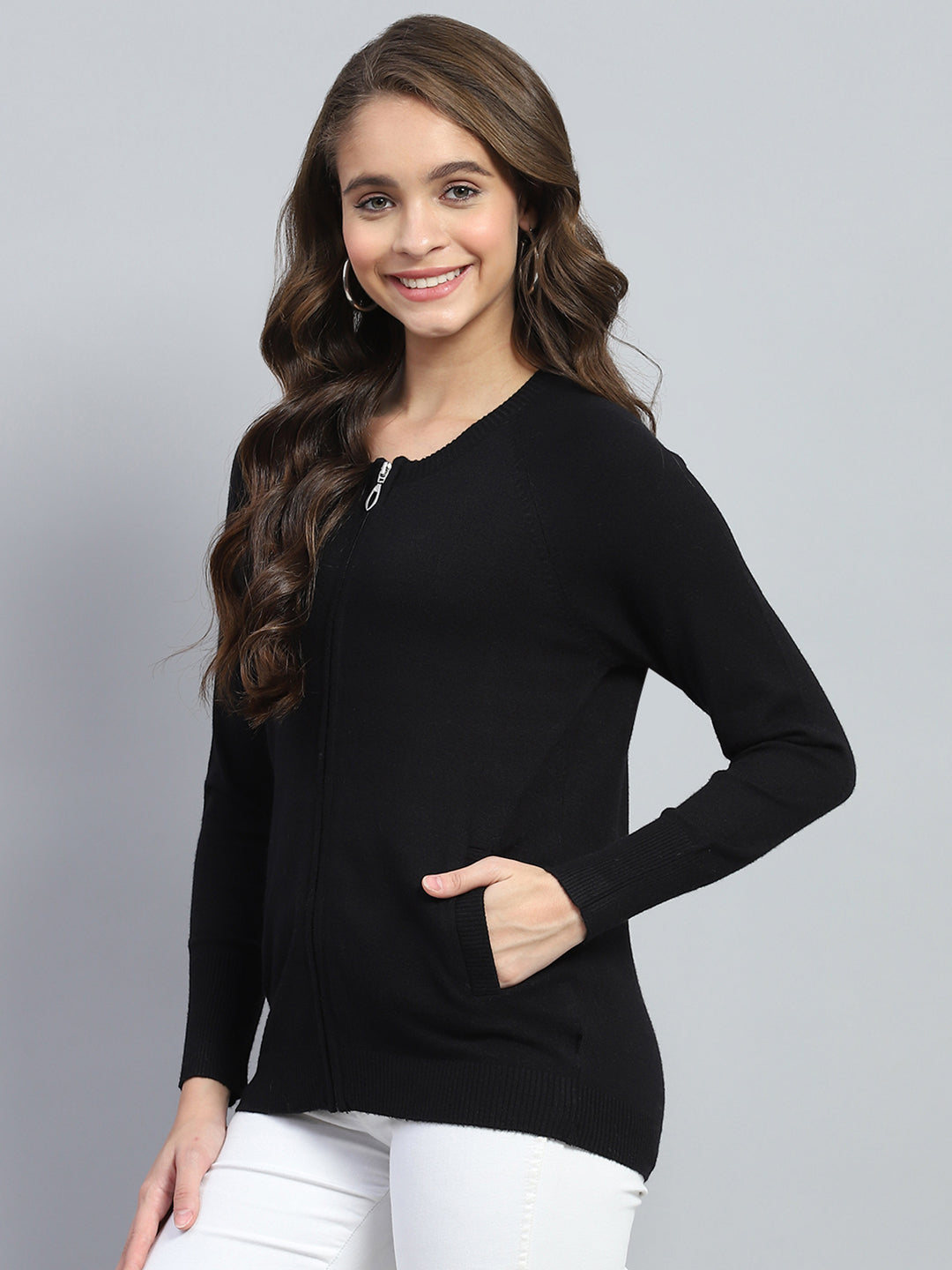 Women Black Solid Round Neck Full Sleeve Pullover
