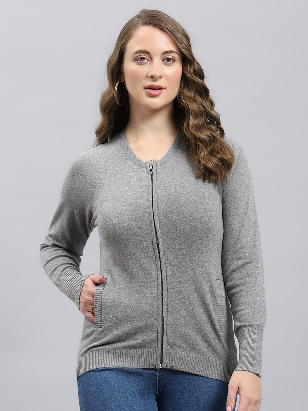 Women Grey Solid V Neck Full Sleeve Pullover