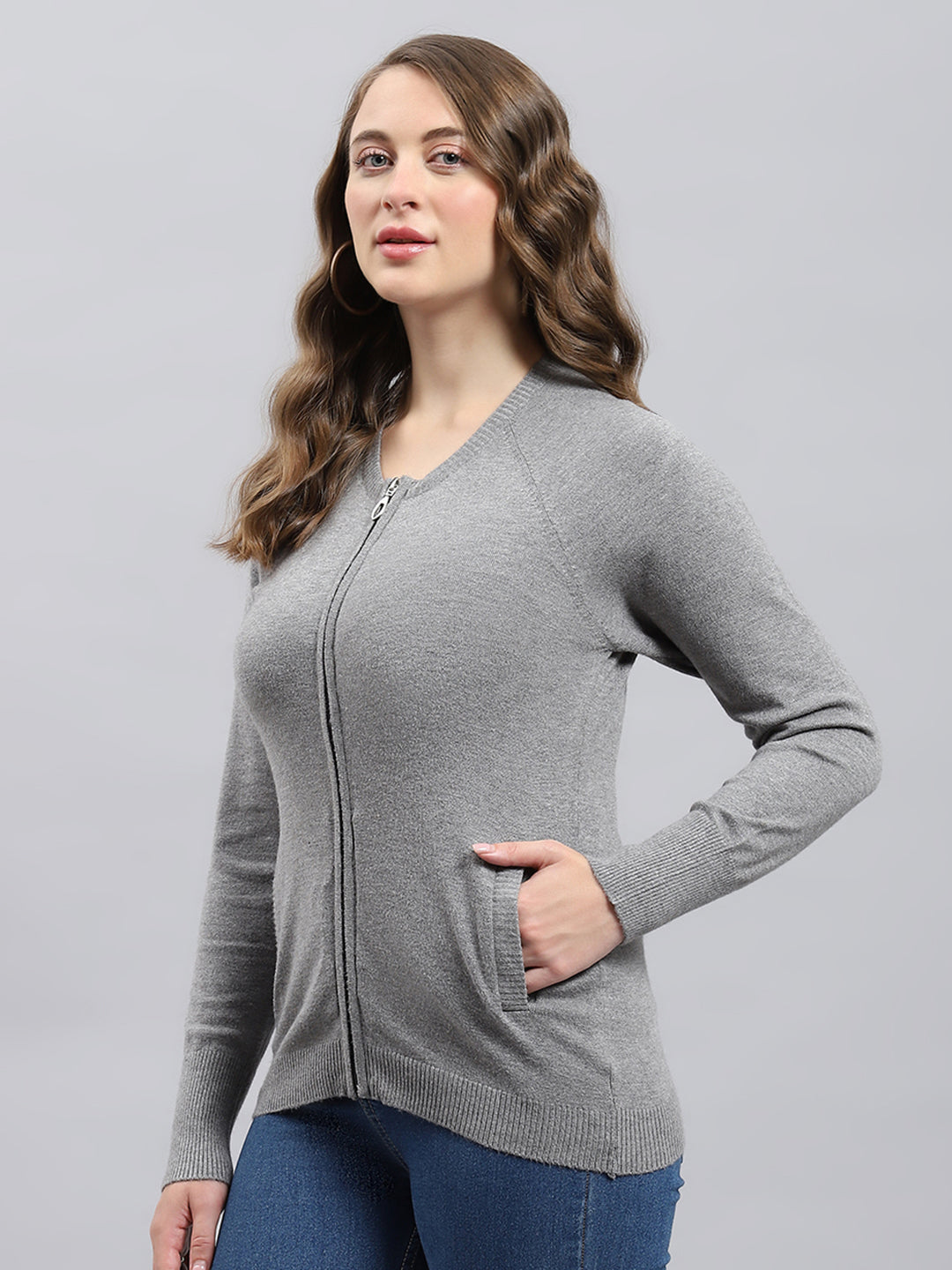 Women Grey Solid V Neck Full Sleeve Pullover