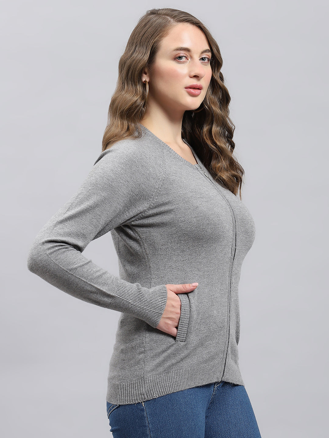 Women Grey Solid V Neck Full Sleeve Pullover