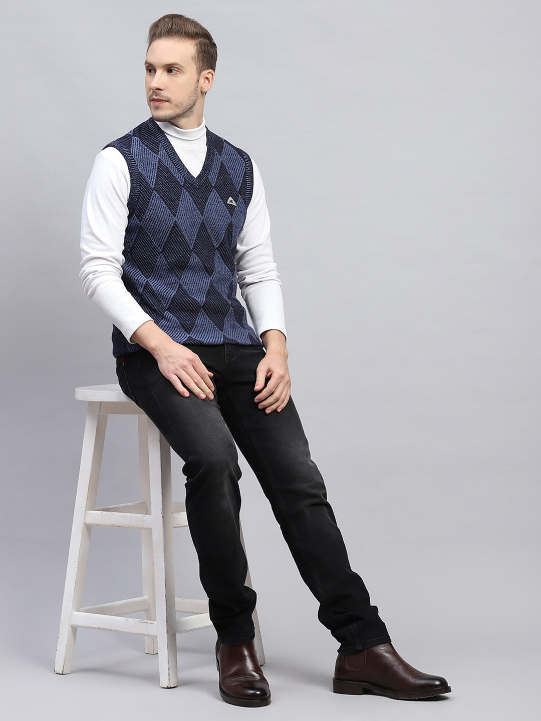Men Navy Blue Self Design V Neck Sleeveless Sweater