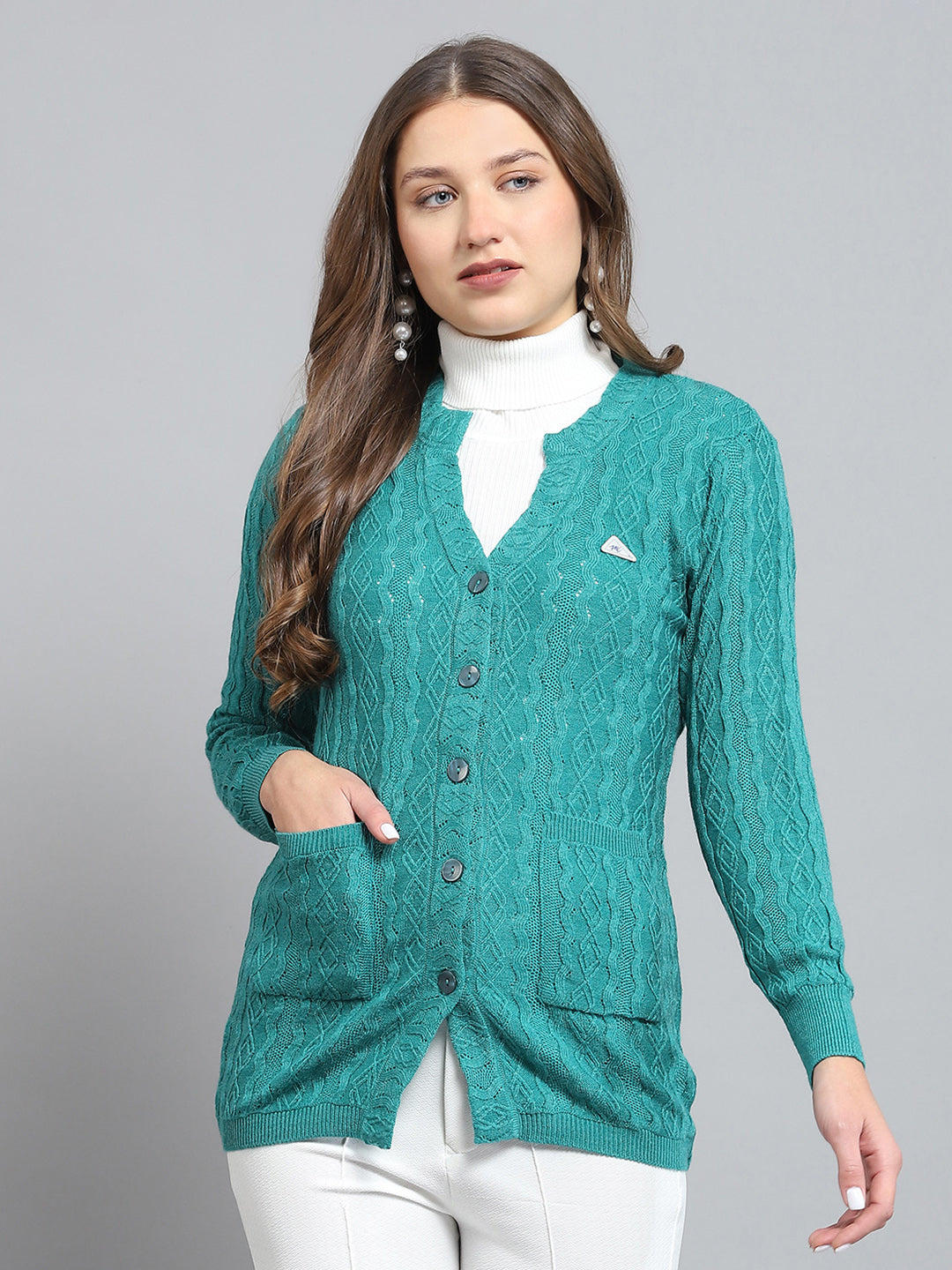 Women Green Self Design V Neck Full Sleeve Cardigan