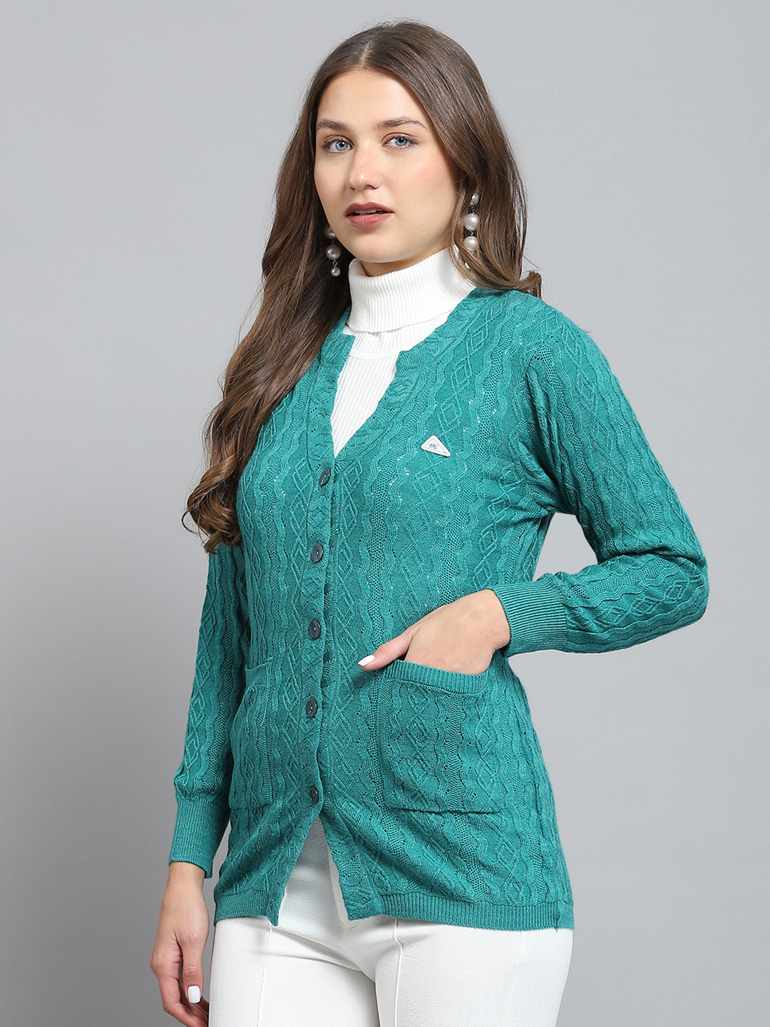 Women Green Self Design V Neck Full Sleeve Cardigan