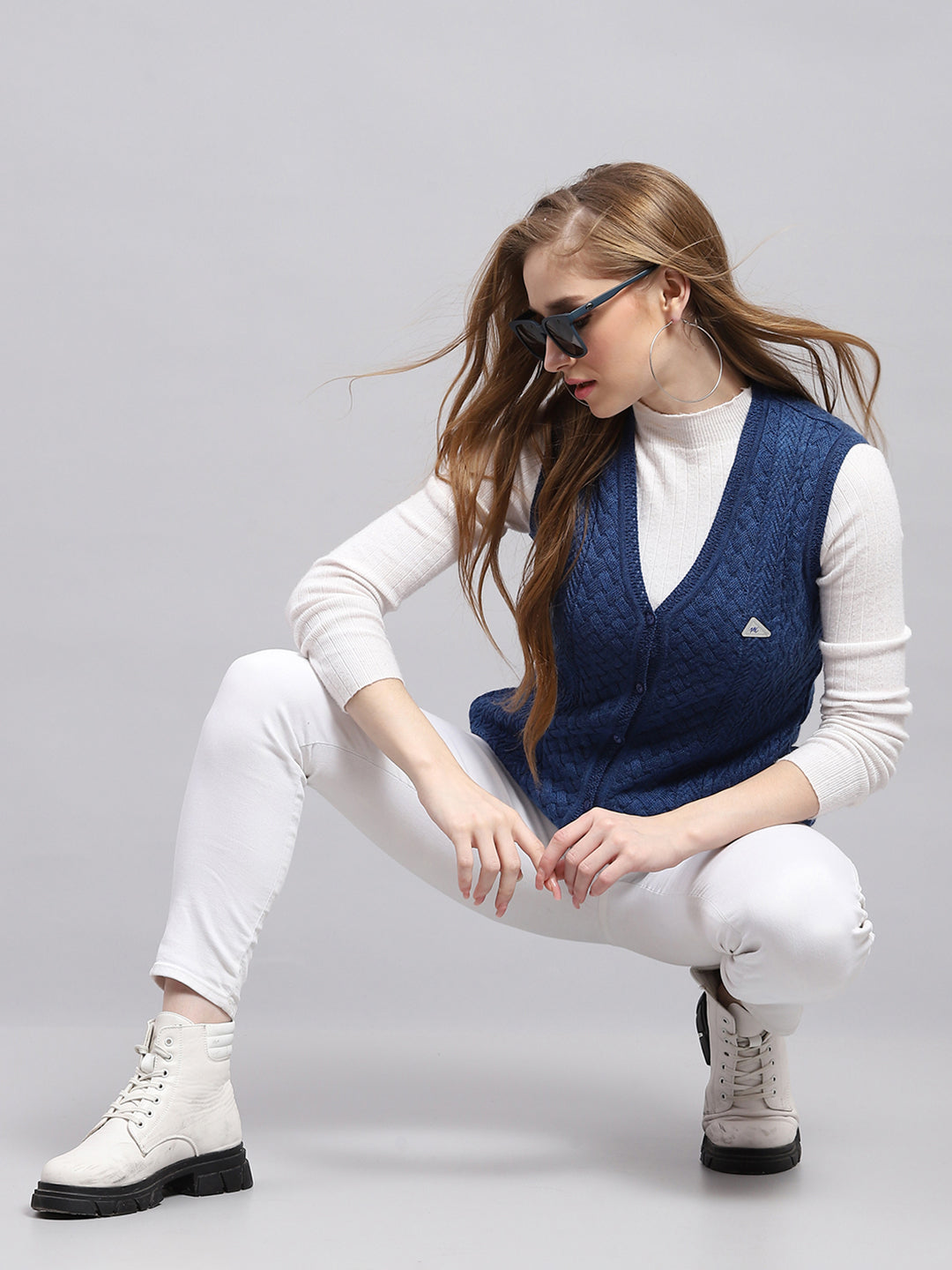 Women Blue Self Design V Neck Sleeveless Cardigan