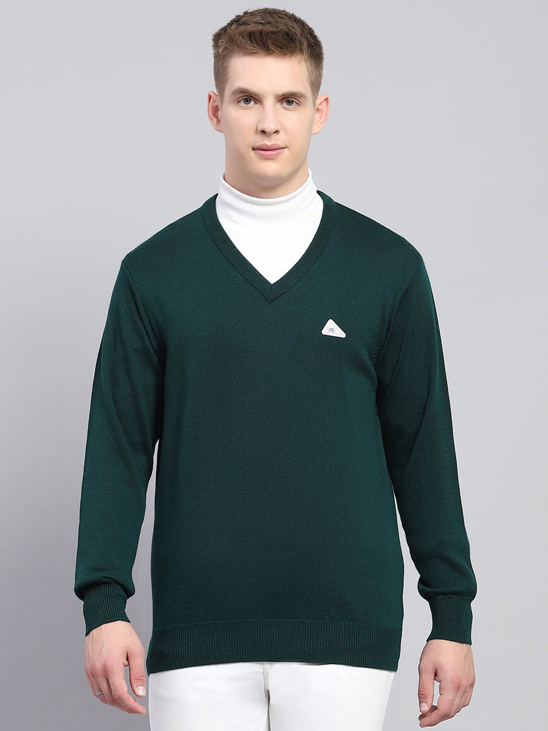 Men Green Solid V Neck Full Sleeve Pullover