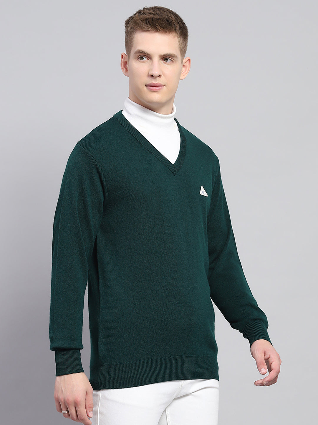 Men Green Solid V Neck Full Sleeve Pullover