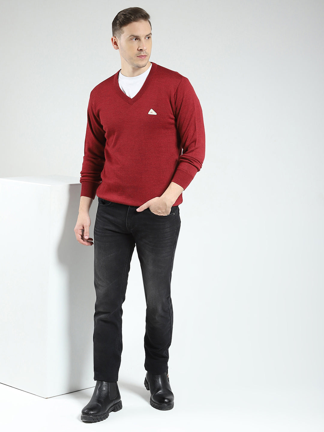 Men Maroon Solid V Neck Full Sleeve Pullover