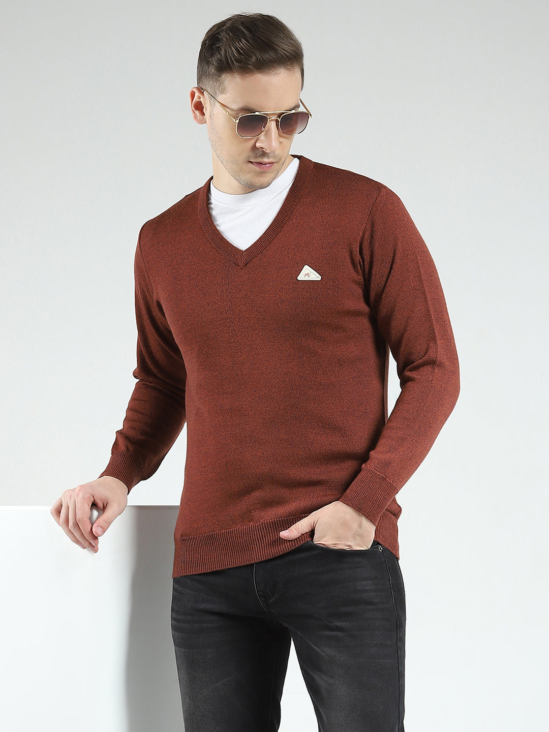 Men Rust Solid V Neck Full Sleeve Pullover