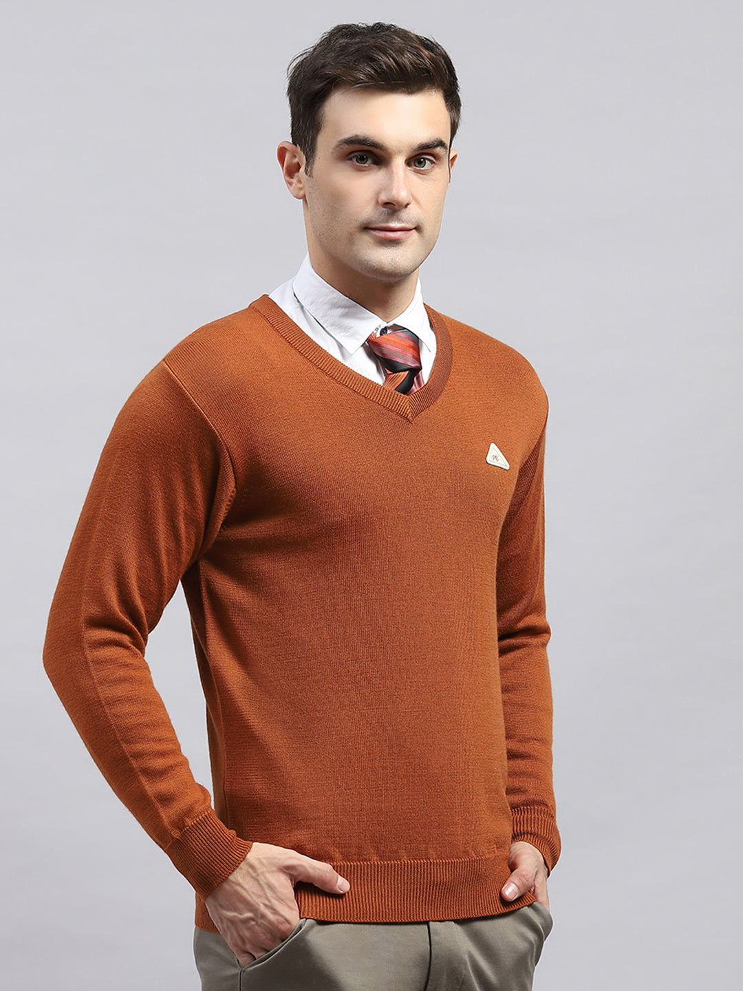 Men Rust Solid V Neck Full Sleeve Pullover