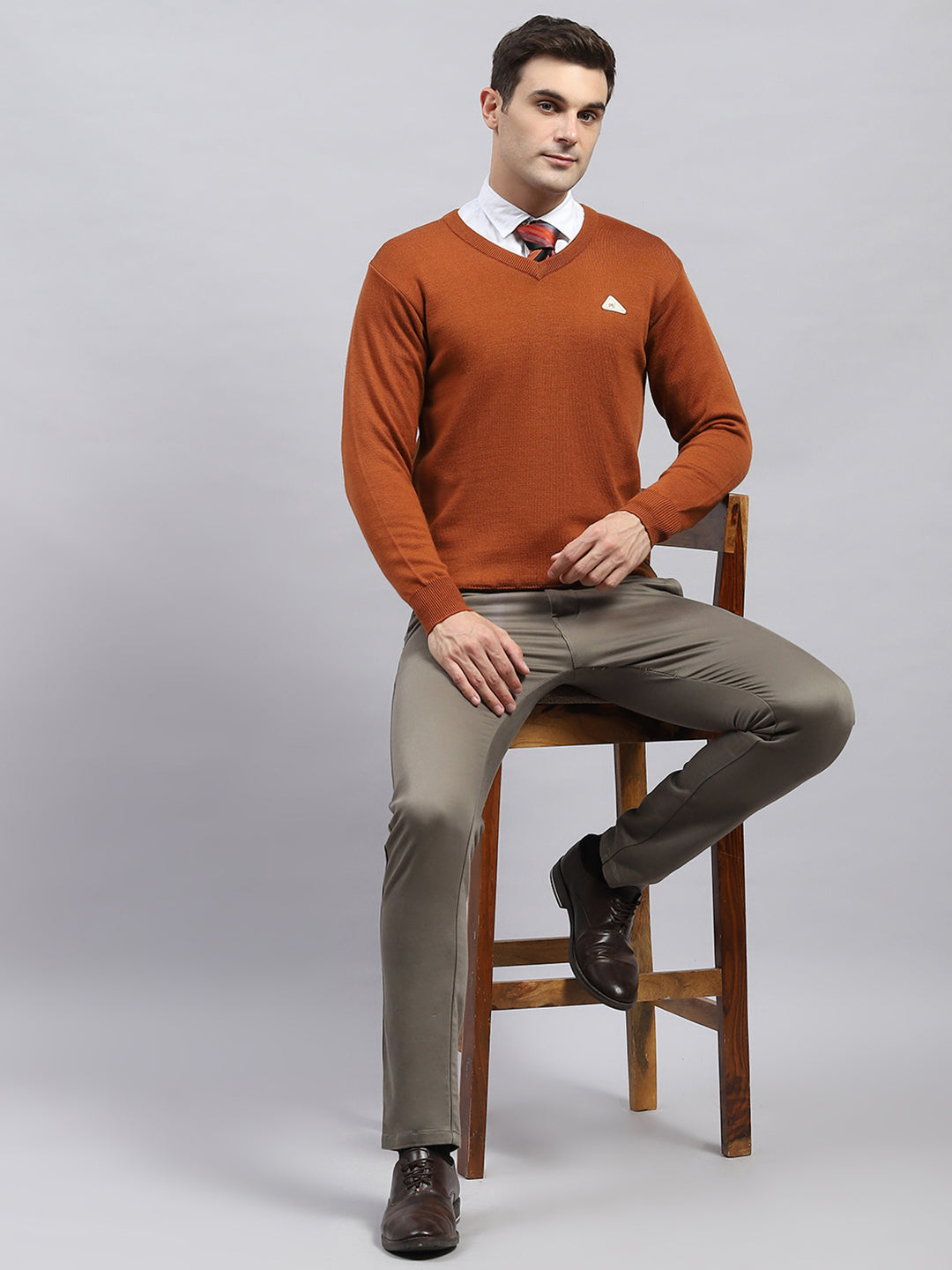 Men Rust Solid V Neck Full Sleeve Pullover