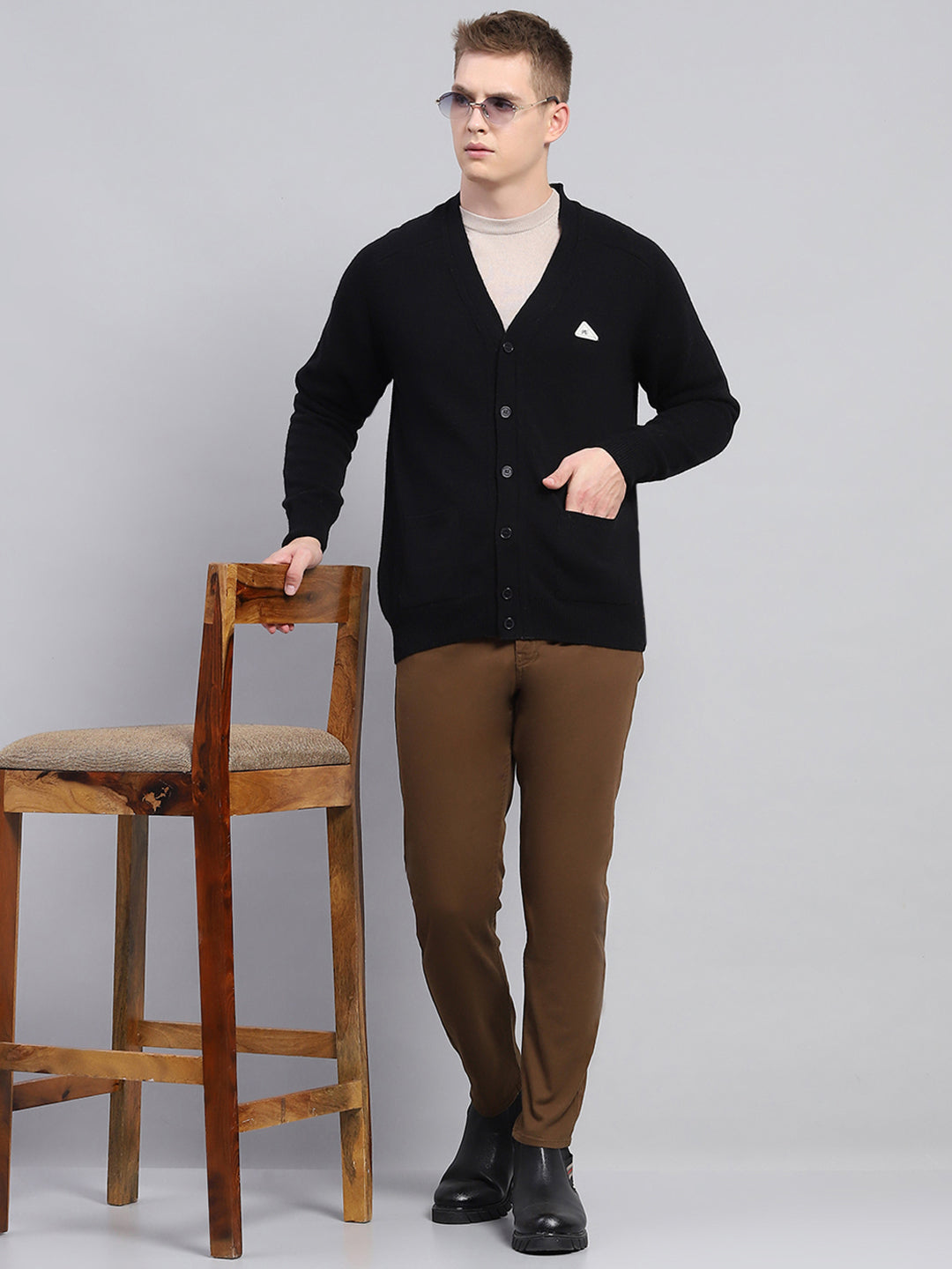 Men Black Solid V Neck Full Sleeve Cardigan