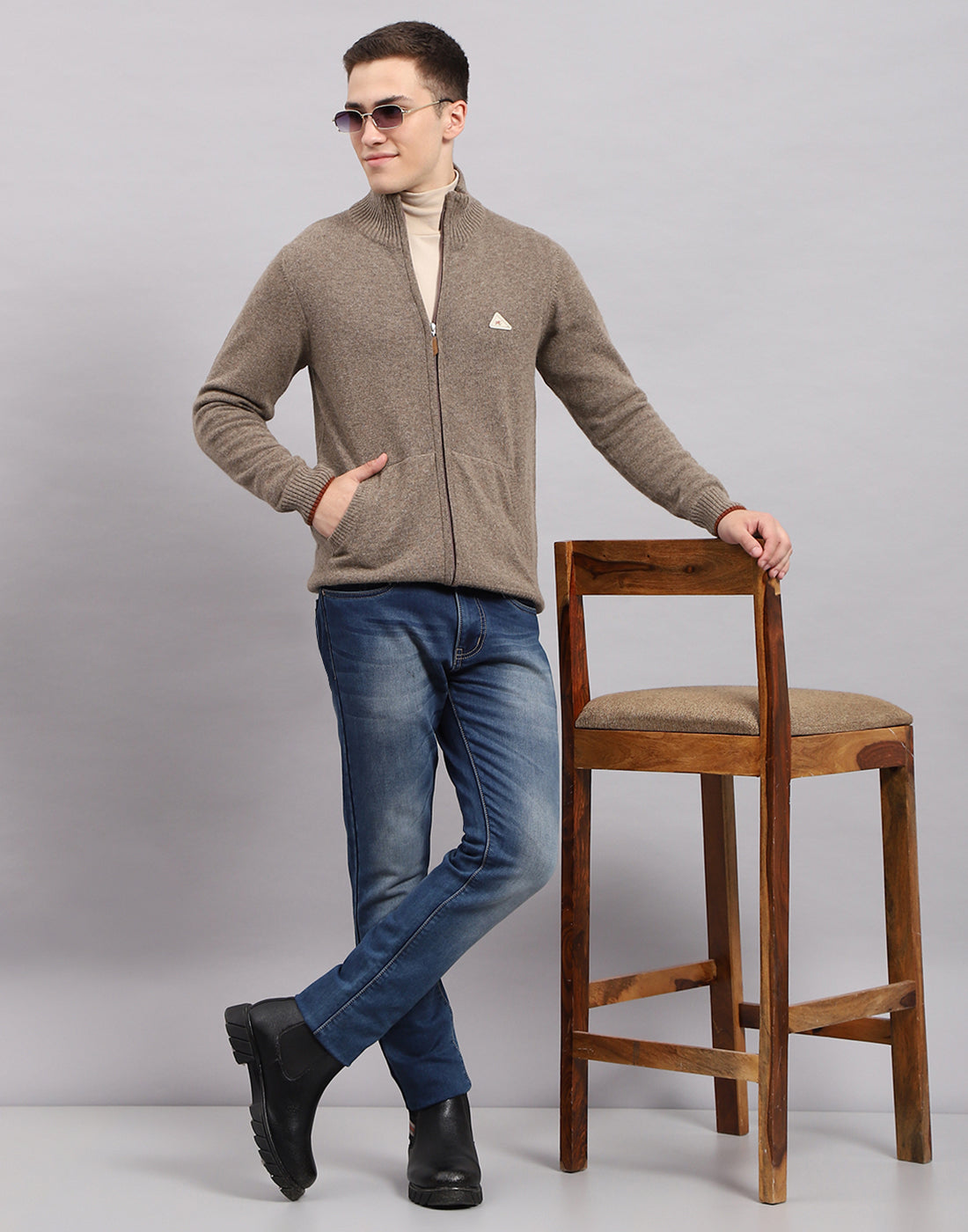 Mens Mock-Neck Brown