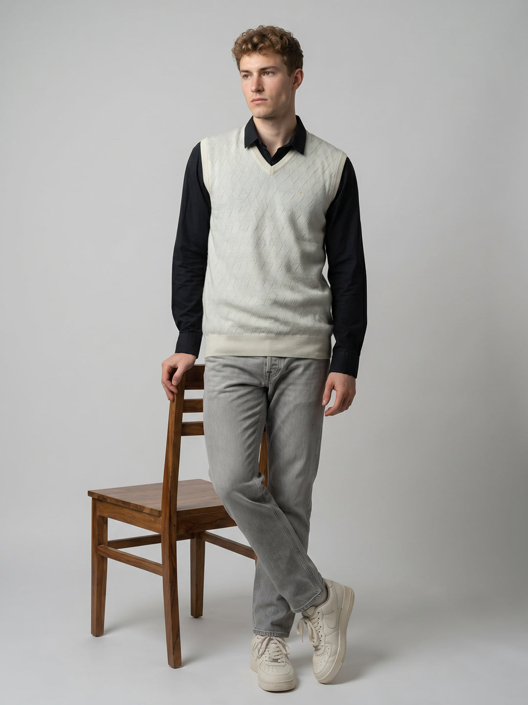 Luxuria Men White Self Design V Neck Sleeveless Sweater