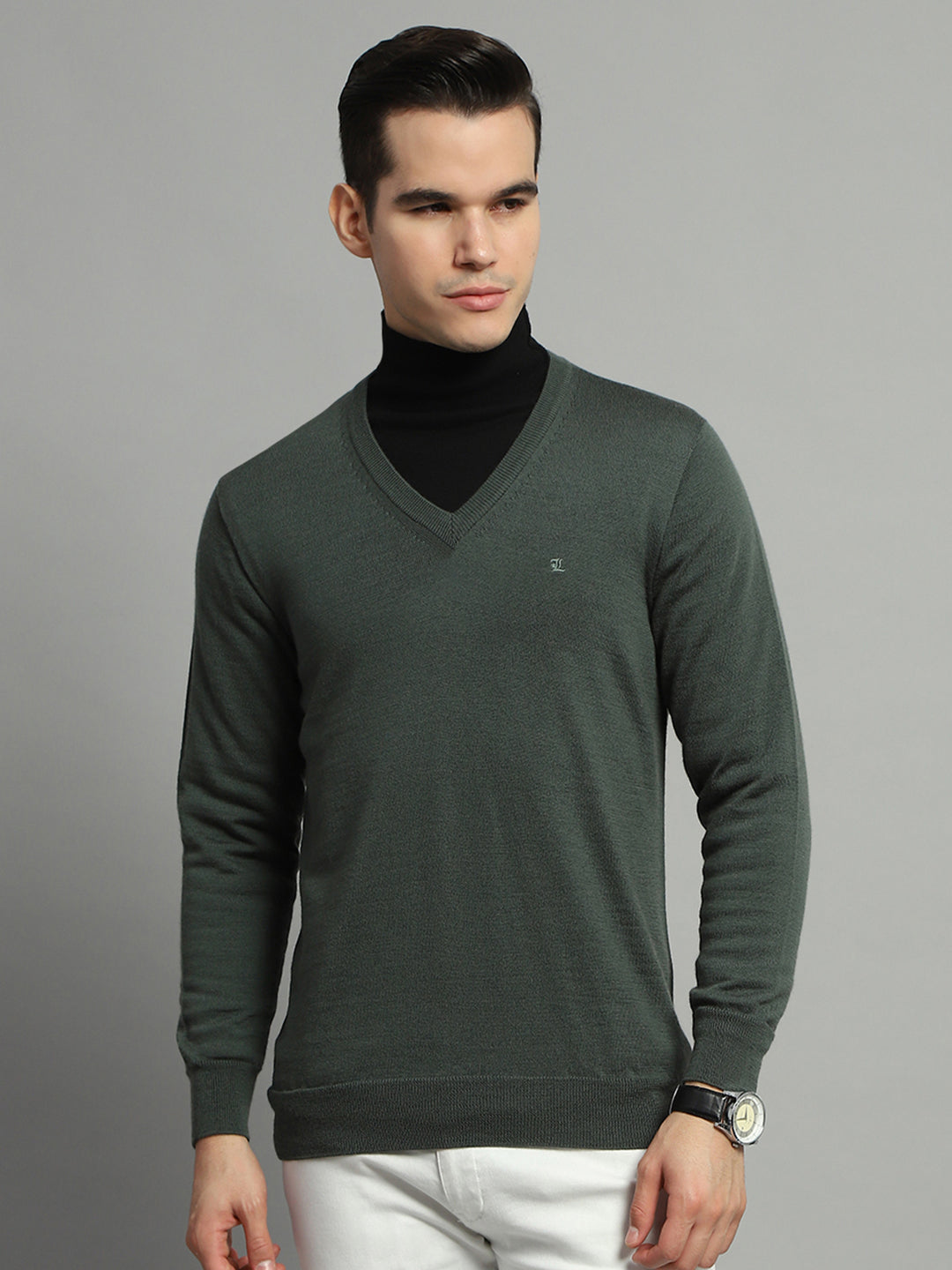 Luxuria Men Olive Solid V Neck Full Sleeve Pullover