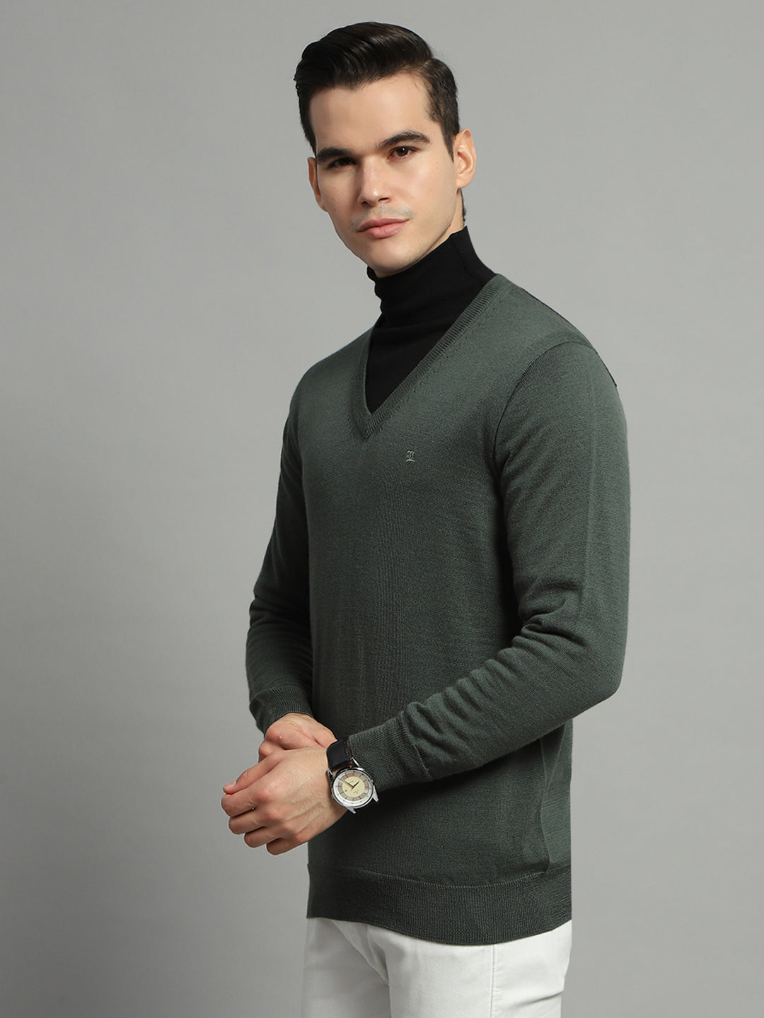Luxuria Men Olive Solid V Neck Full Sleeve Pullover