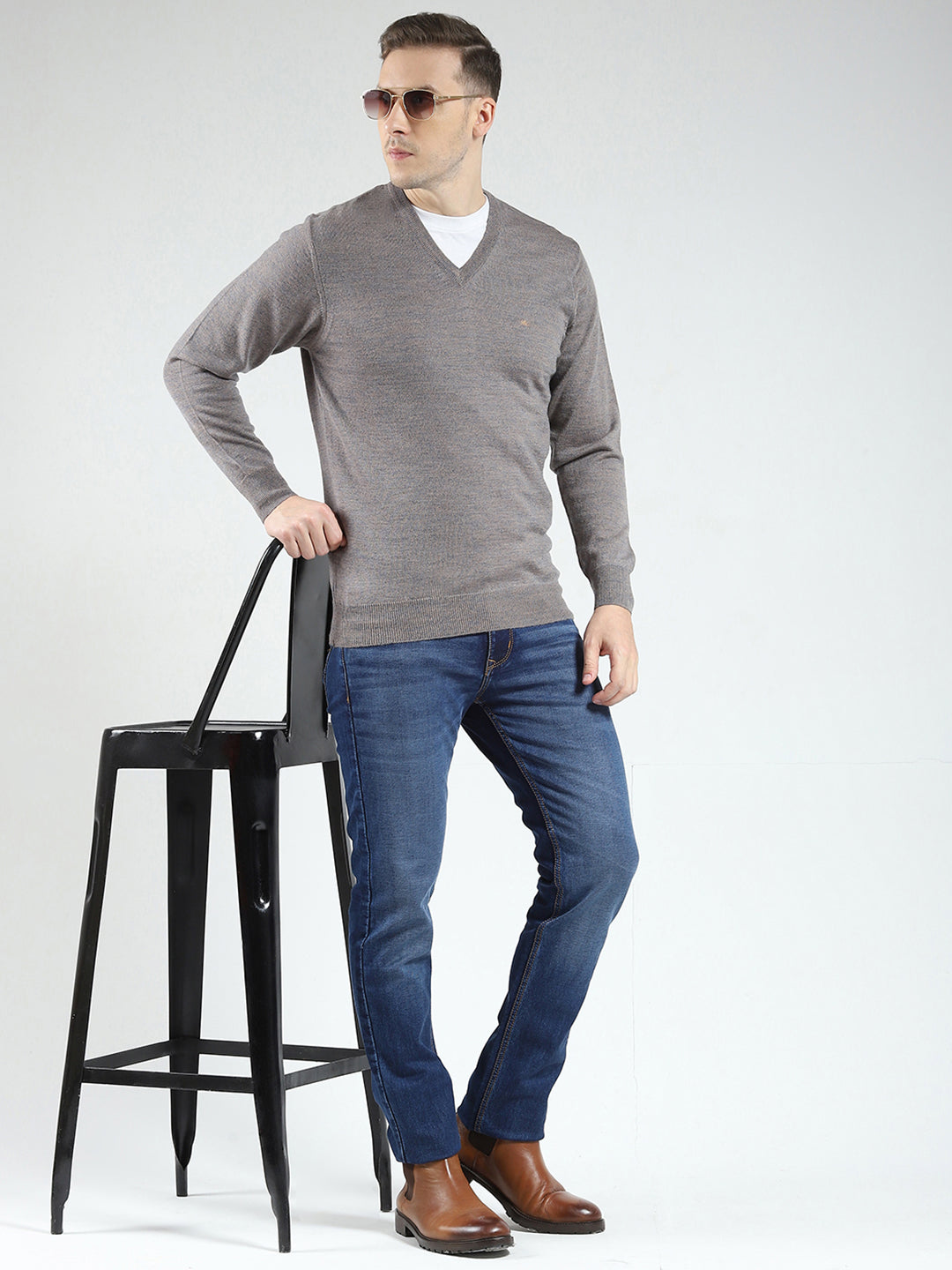 Men Grey Solid V Neck Full Sleeve Pullover