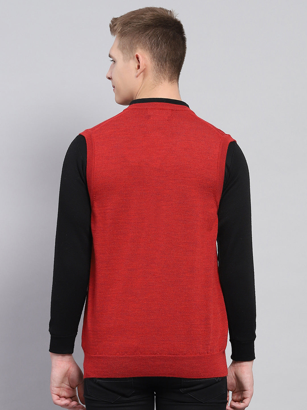 Men Maroon Solid V Neck Sleeveless Sweater