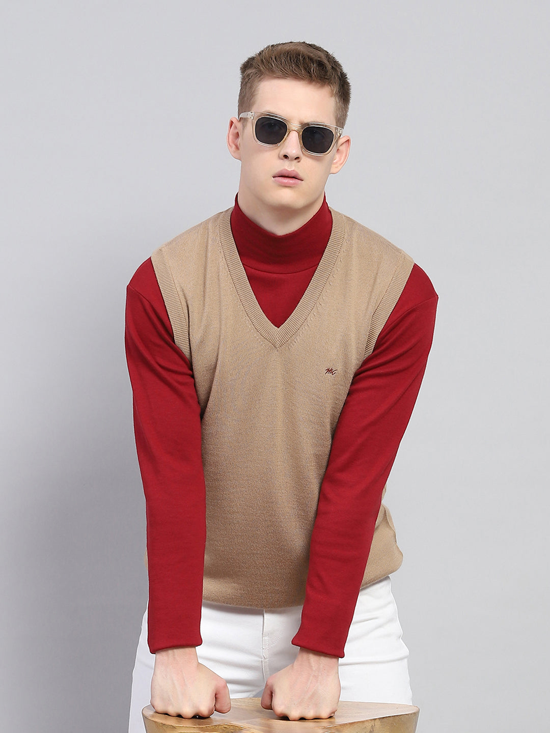 Men Beige Solid V Neck Sleeveless Sweater