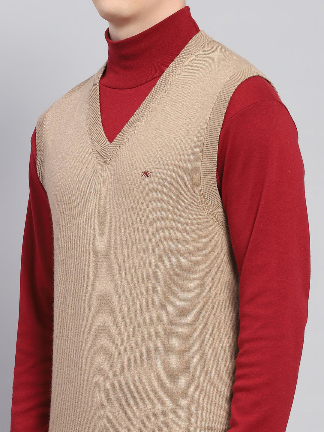 Men Beige Solid V Neck Sleeveless Sweater