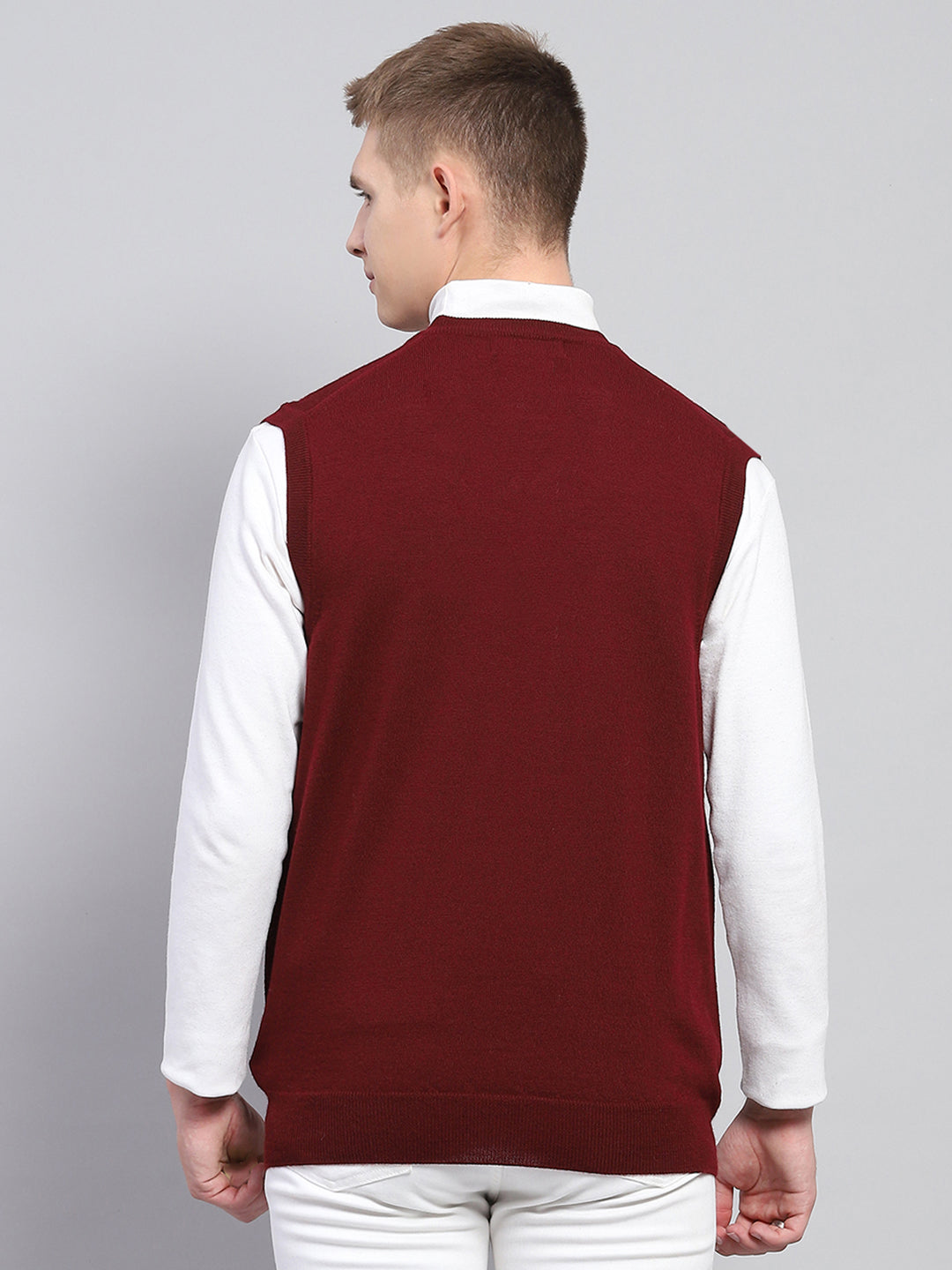 Men Maroon Solid V Neck Sleeveless Sweater