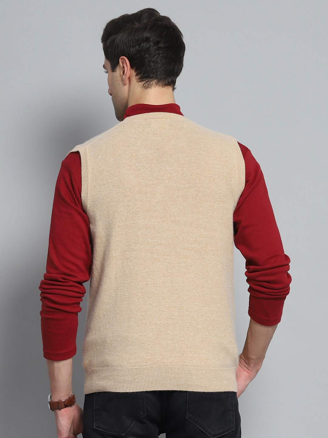 Men Camel Brown Solid V Neck Sleeveless Sweater
