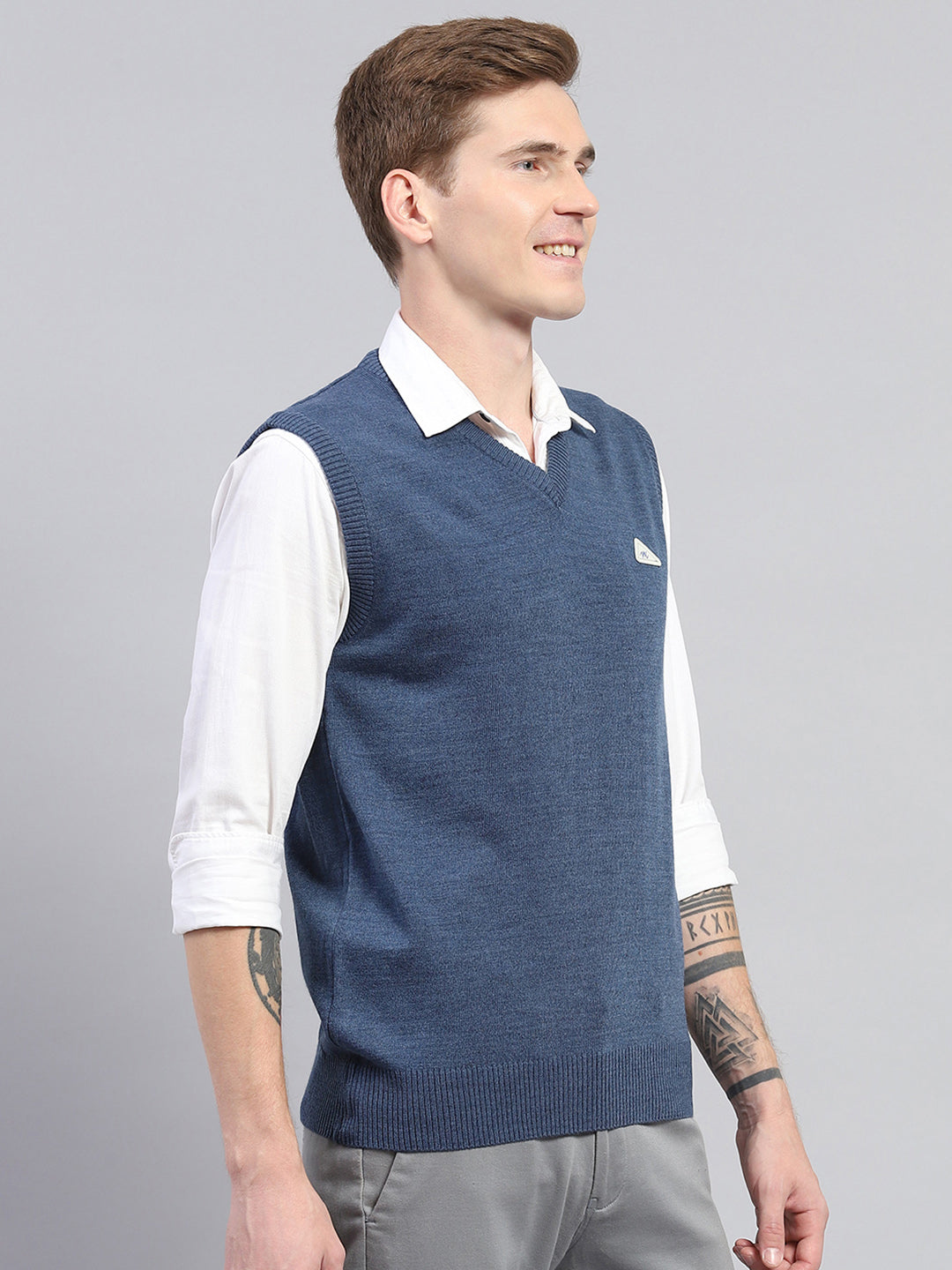 Men Blue Solid V Neck Sleeveless Sweater