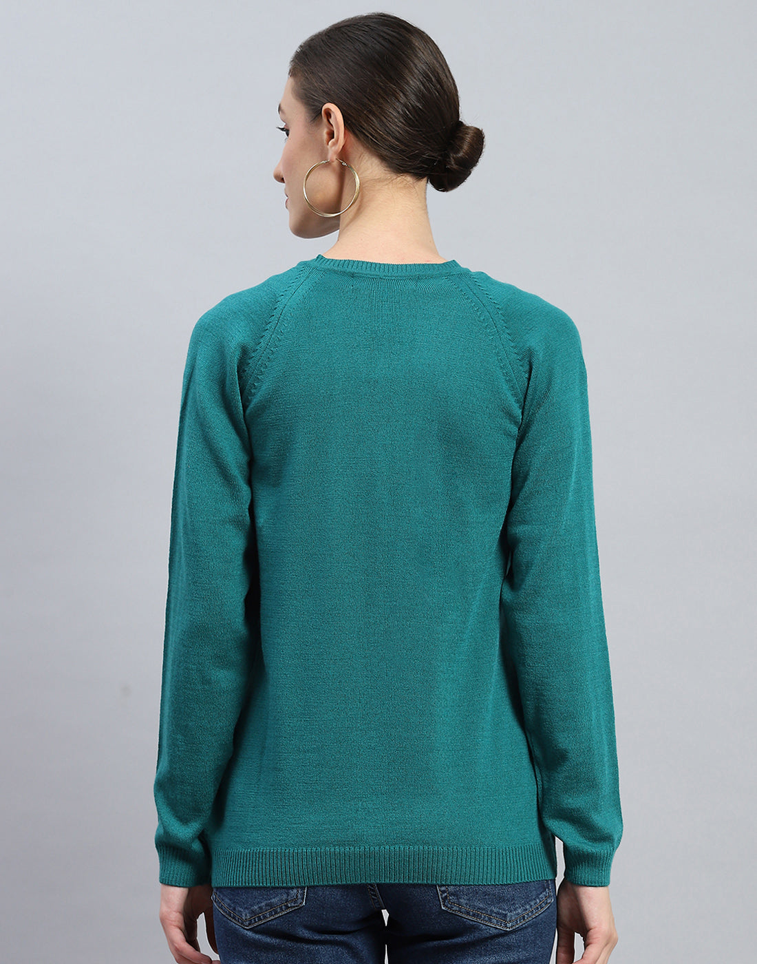 Women Green Solid Round Neck Full Sleeve Cardigan